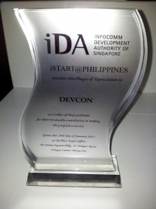 DevCon-iSTART Plaque of Appreciation. Photo by Florida Ortiz